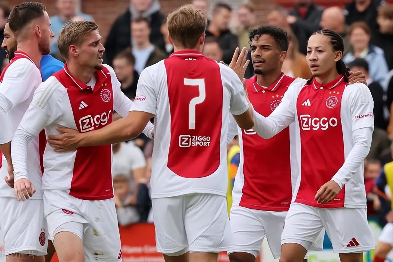 kaiyun.com -费耶诺德发布备战花絮；国际比赛日内部沟通；西甲任务艰巨；阵容厚度经受考验的简单介绍